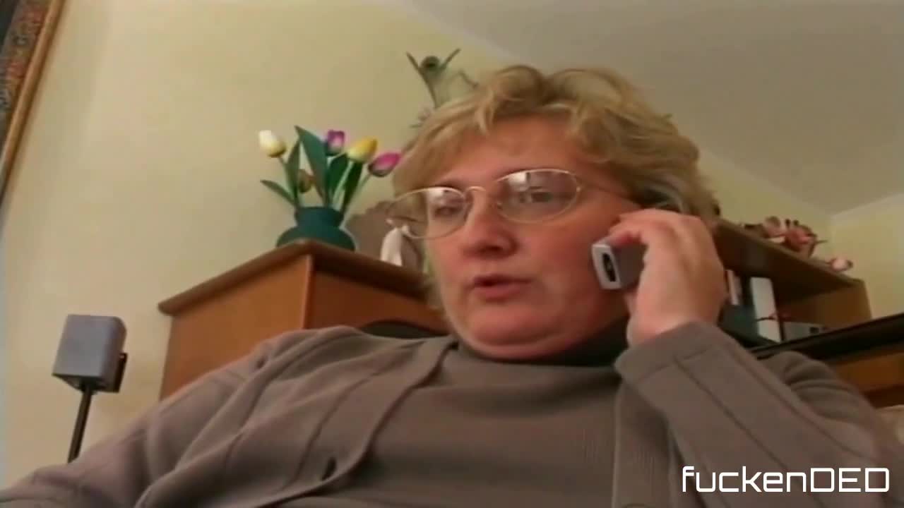 Watch Italian granny being fucked in her meaty pussy Porn Video - ePornSup.