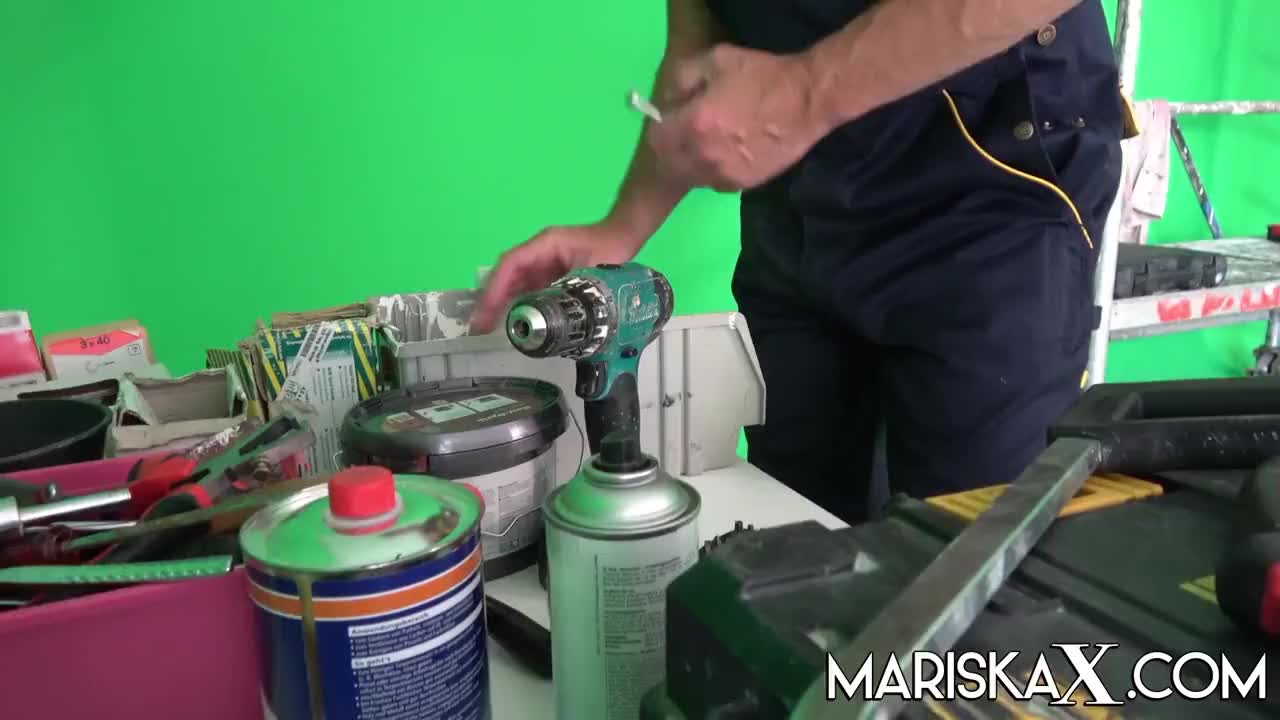 Watch The worker has a good drill Porn Video - ePornSup.