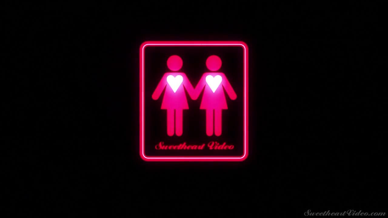 Watch Lesbian sex to improve her mood Porn Video - ePornSup.