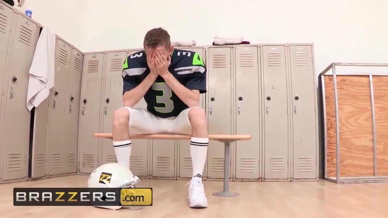 Watch Locker room break becomes a hot threesome Porn Video - ePornSup.