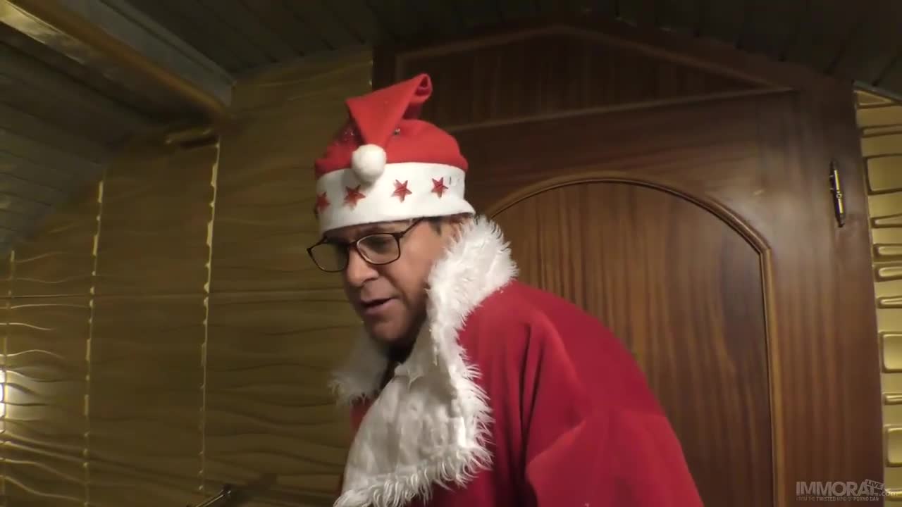 Watch Red-haired pussy as a Christmas present Porn Video - ePornSup.
