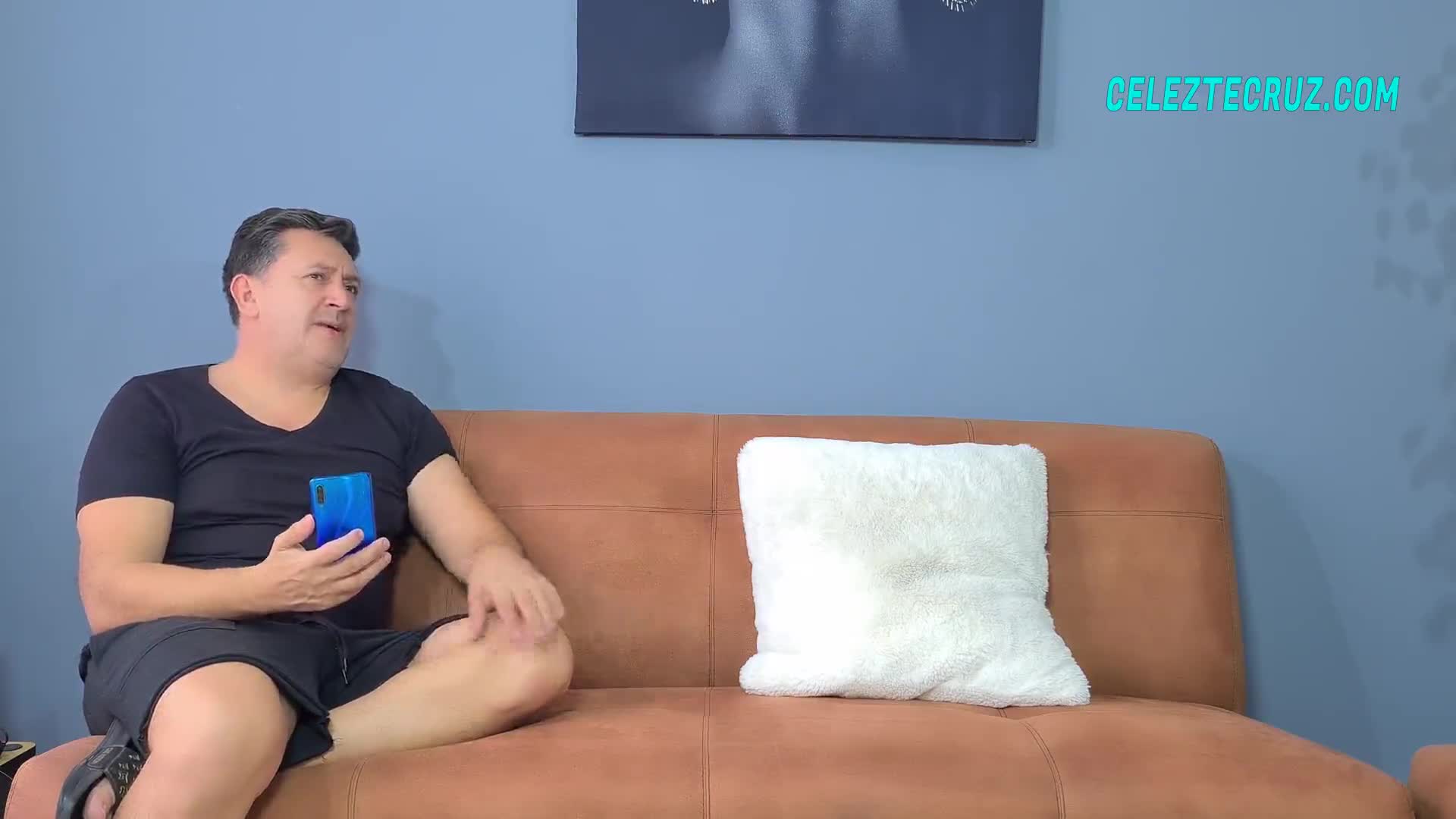 Watch Él apenas folla y ella se compadece Porn Video - ePornSup.