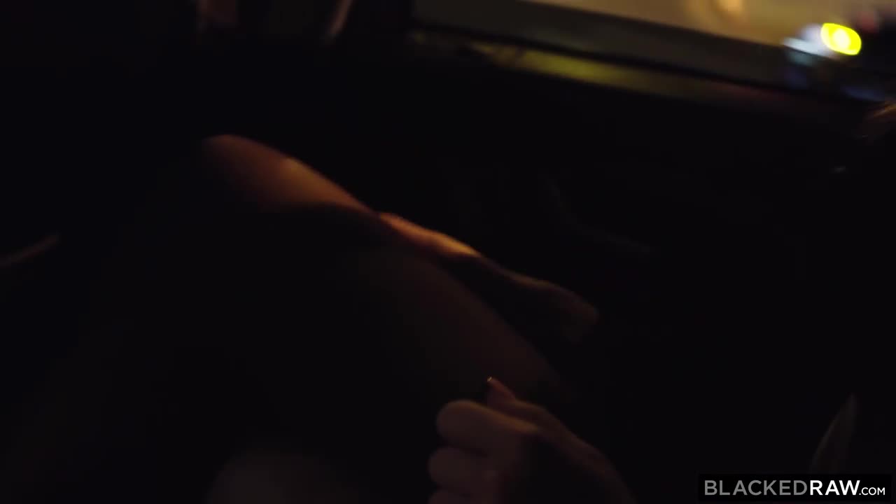 Watch Brasileña carnosa en un gangbang interracial Porn Video - ePornSup.