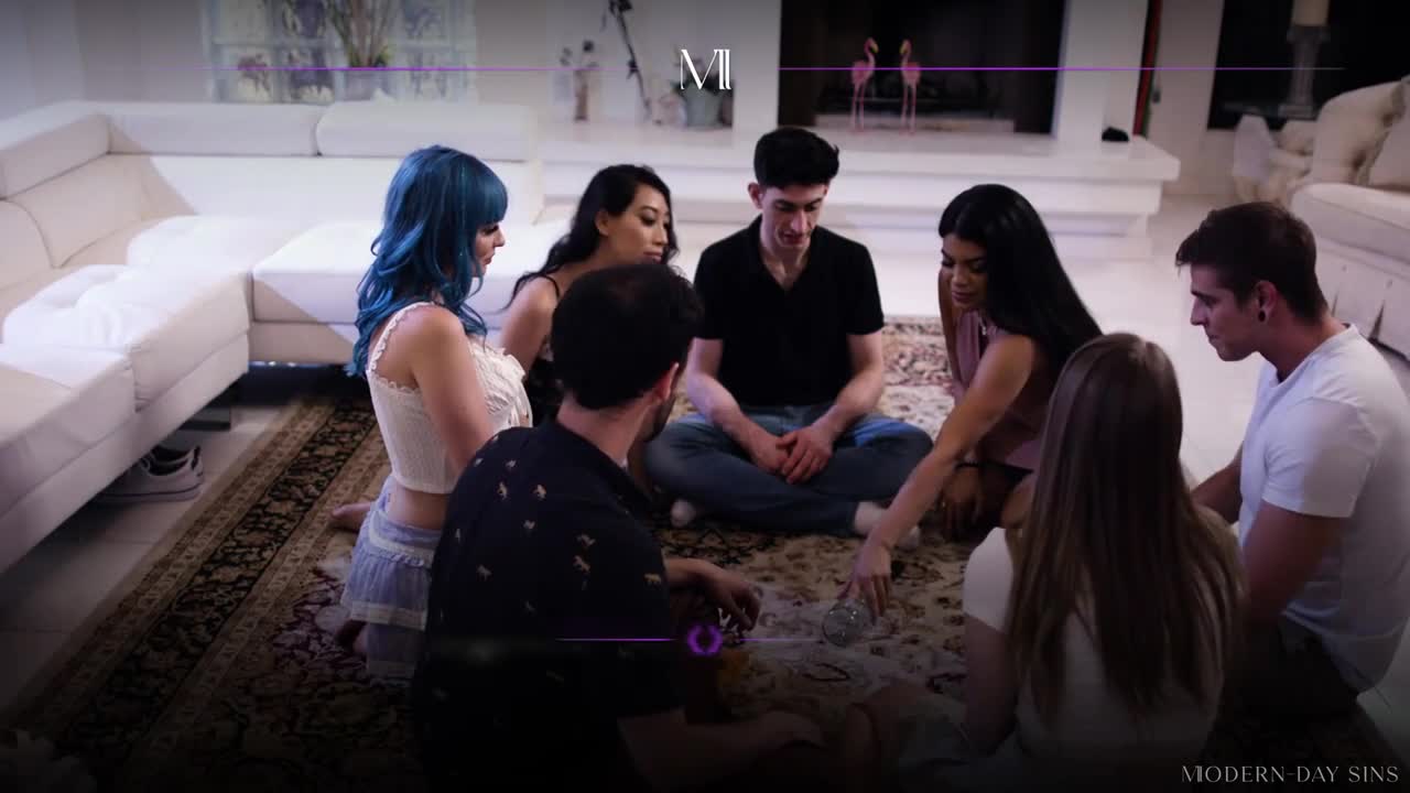 Watch Jewelz Blu - Proud Pervs: Spin The Bottle Porn Video - ePornSup.