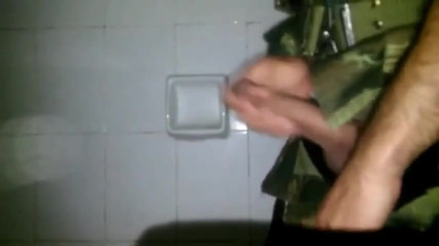 Militar na punheta