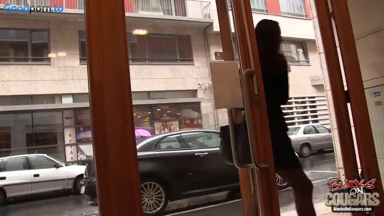 Watch British cougar fucking a black guy Porn Video - ePornSup.
