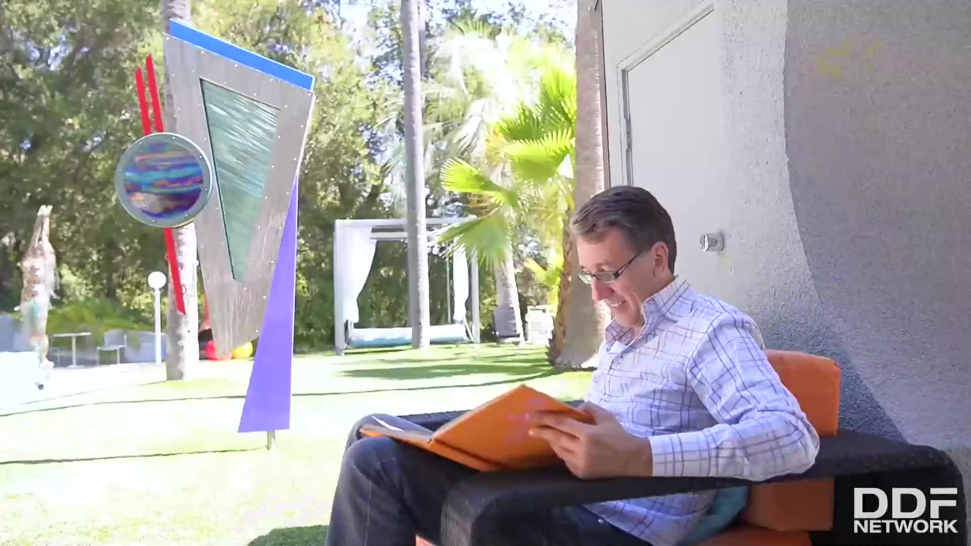 Watch Old man fucked by a spectacular female Porn Video - ePornSup.