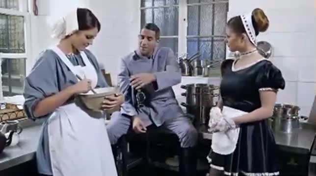 Watch Petite baise en costumes d'époque Porn Video - ePornSup.