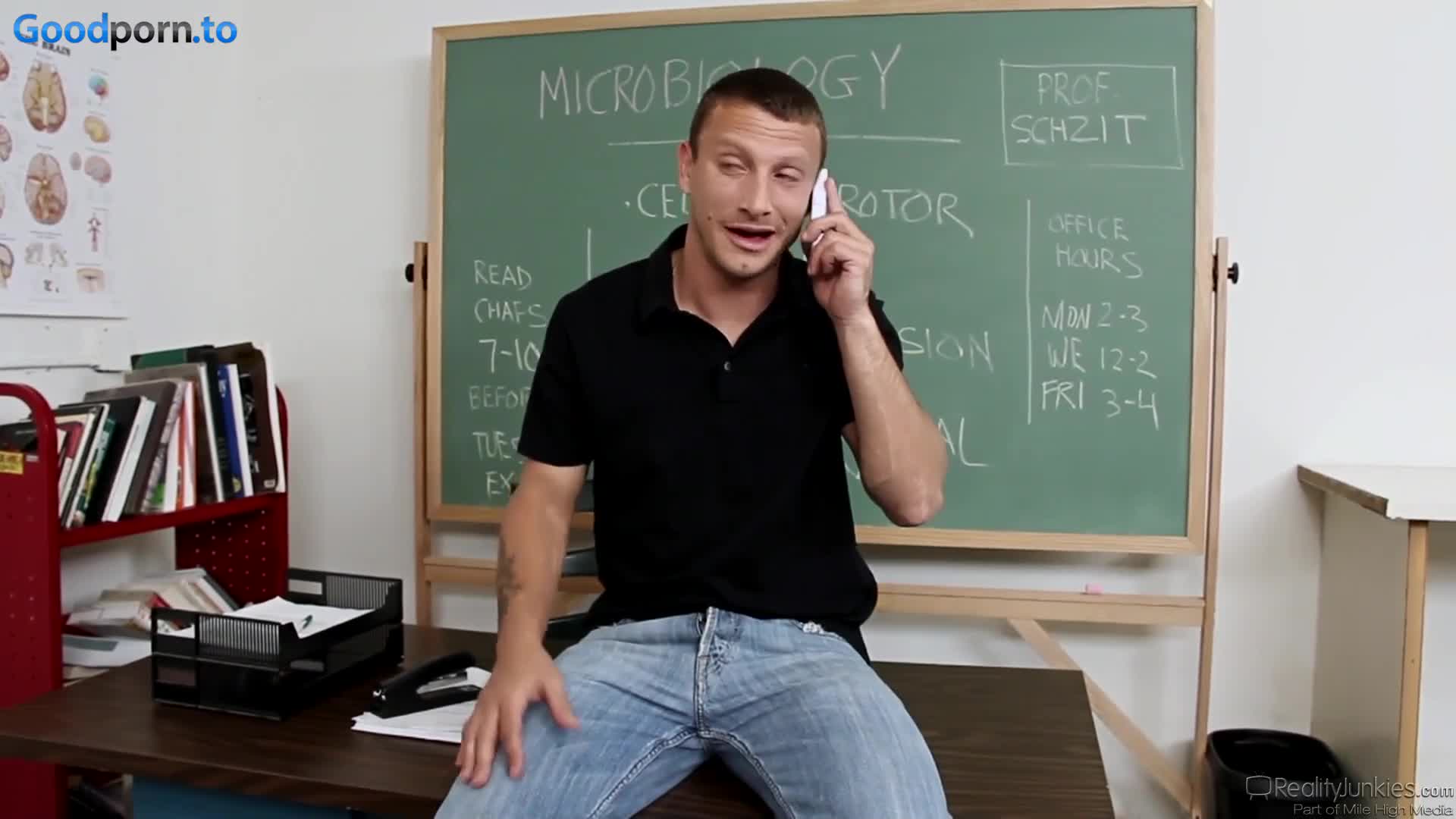Watch She doesn't want to study, she wants to fuck Porn Video - ePornSup.